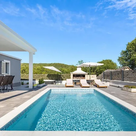 Holiday home Stunning In Krusevo Krusevo (Sibenik-Knin)